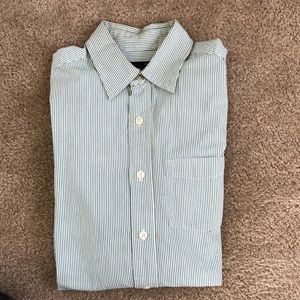 Men’s GAP button down dress shirt
